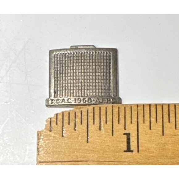 1968 PSAC Public Service Alliance of Canada Commemorative Metal - Picture 4 of 5